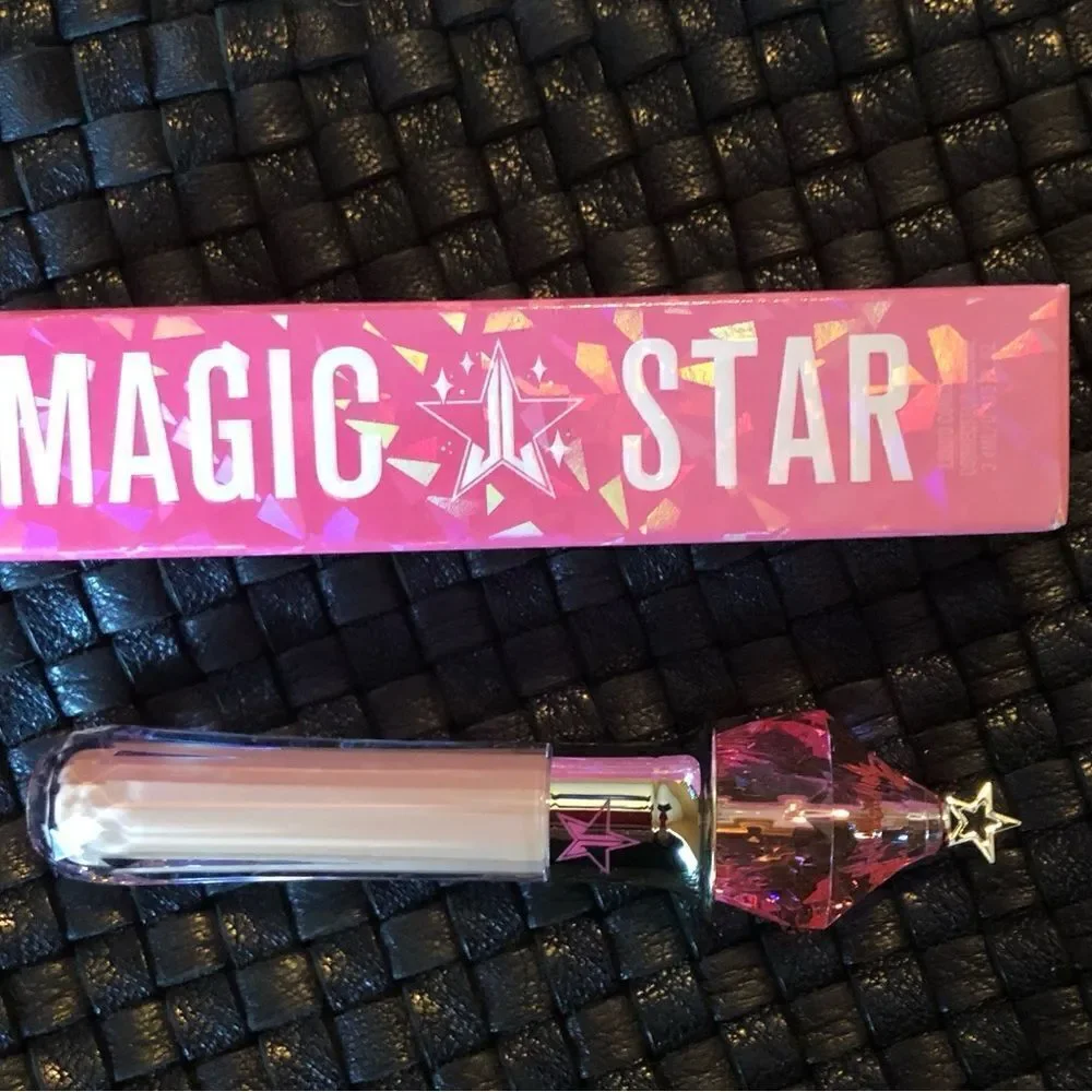 JEFFREE STAR - NWT Magic Star Concealer in C15.25 (Tan/Golden Peach Undertones)